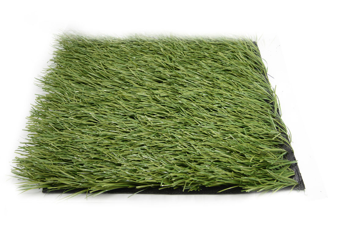プラスチック フットボールの総合的な草のマット、緑の擬似総合的なサッカー競技場